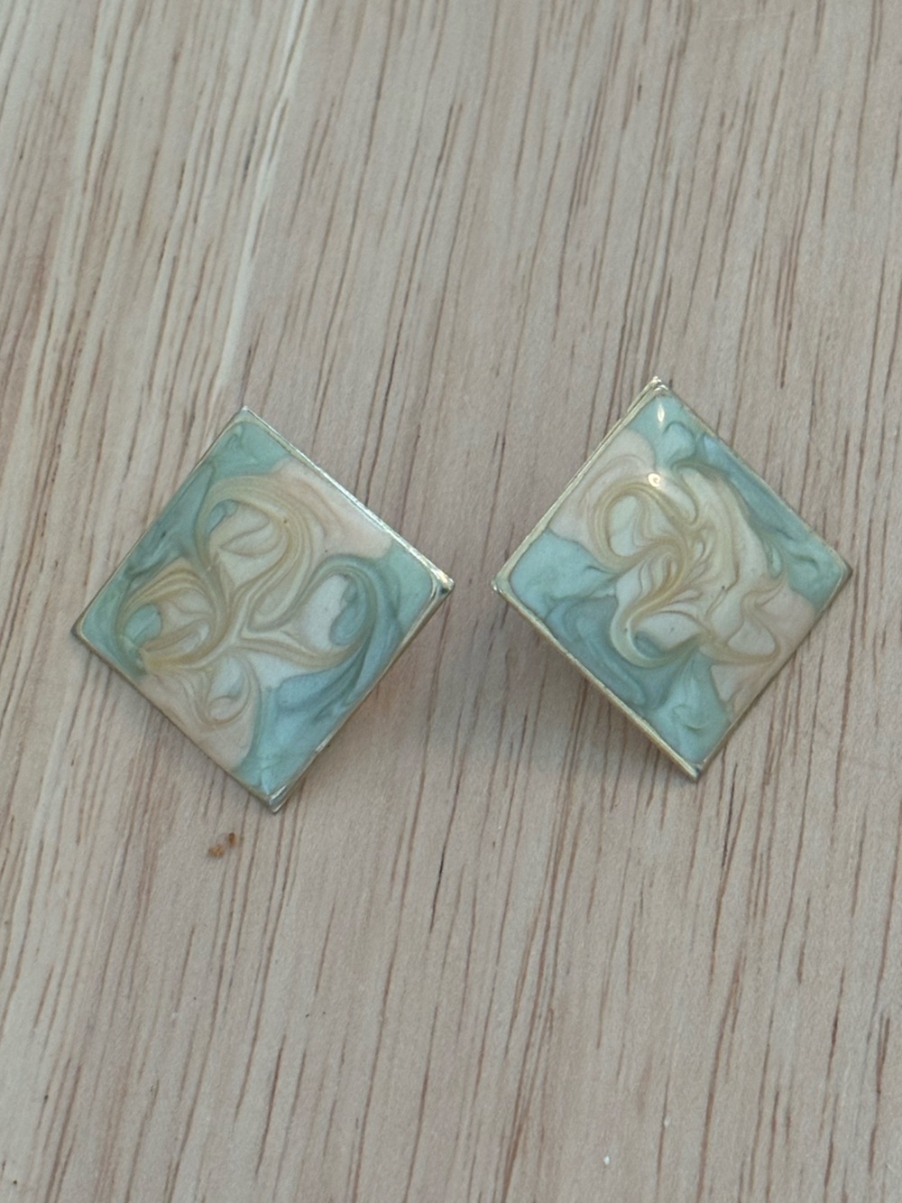 Swirl Diamond-Shaped Stud Earrings in Sage Green and Champagne